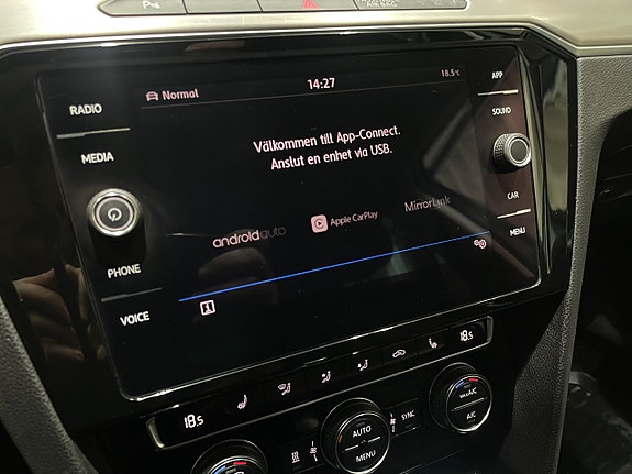Volkswagen Passat Alltrack 22 of 27