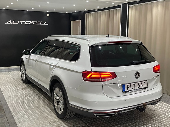 Volkswagen Passat Alltrack 5 of 27