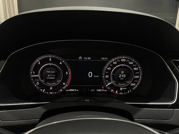 Volkswagen Passat Alltrack 19 of 27