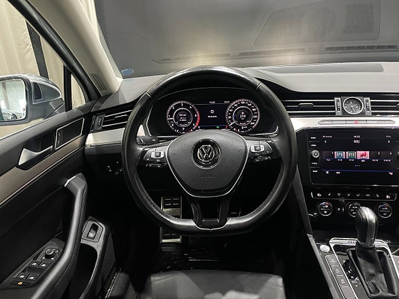 Volkswagen Passat Alltrack 17 of 27