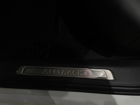 Volkswagen Passat Alltrack 26 of 27