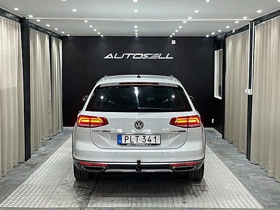 Volkswagen Passat Alltrack 6 of 27
