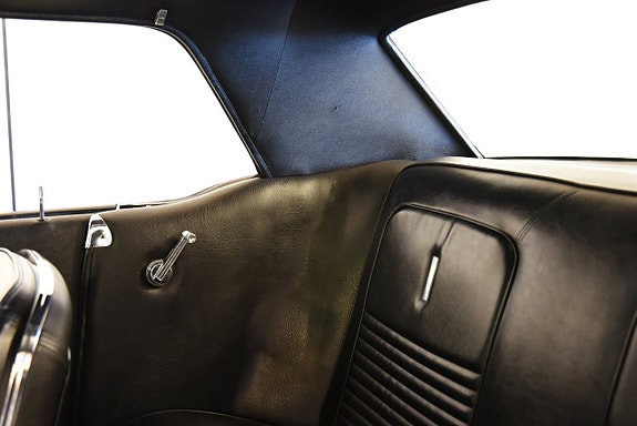 Ford Mustang 28 of 30