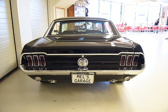 Ford Mustang 7 of 30