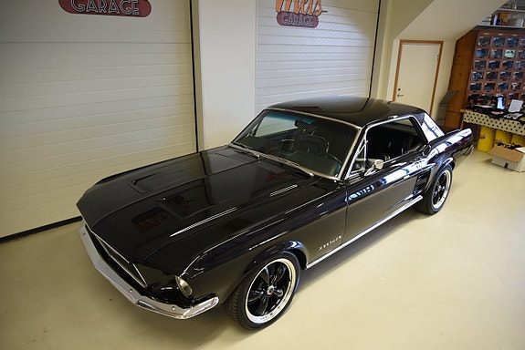 Ford Mustang 14 of 30