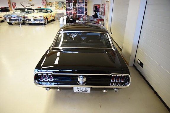 Ford Mustang 9 of 30