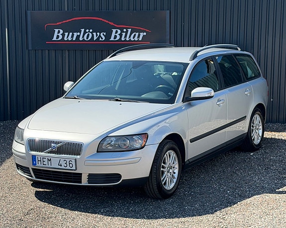 Volvo V50 3 of 5