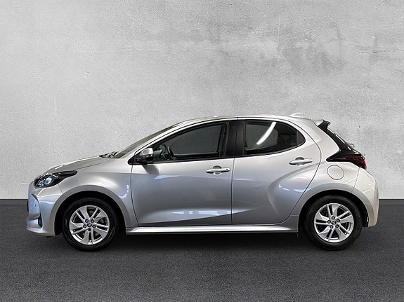 Toyota Yaris 2 of 5