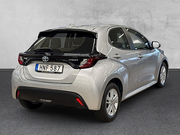 Toyota Yaris 5 of 5