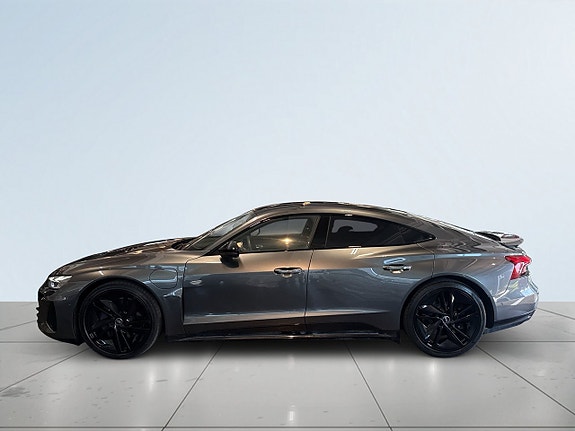 Audi e-tron GT 4 of 5