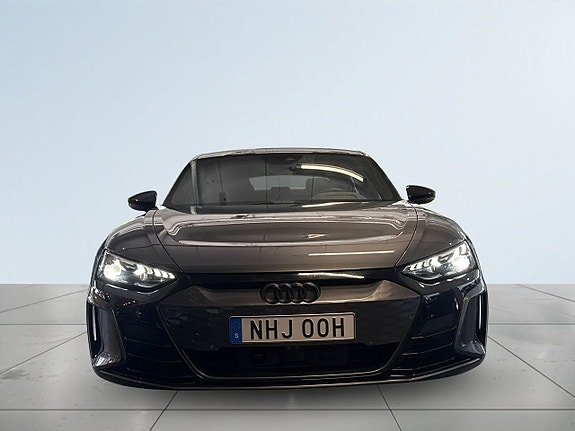 Audi e-tron GT 2 of 5