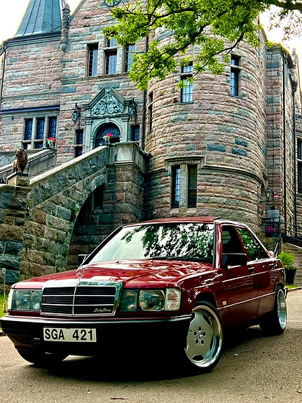 Mercedes-Benz 190 2 of 5