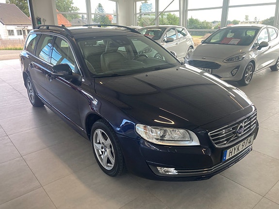 Volvo V70 2 of 5