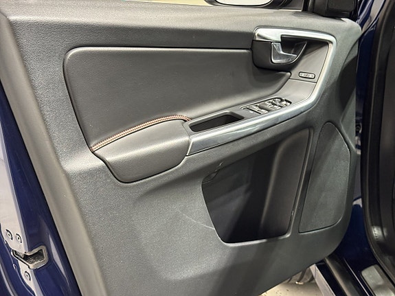 Volvo XC60 13 of 21