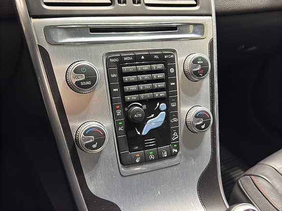 Volvo XC60 19 of 21