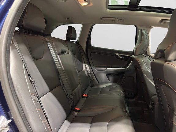 Volvo XC60 11 of 21