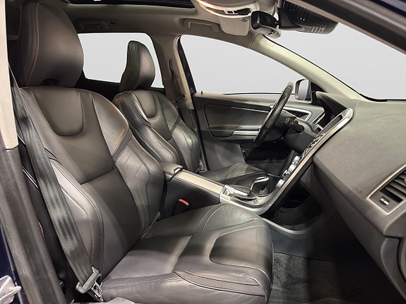 Volvo XC60 10 of 21