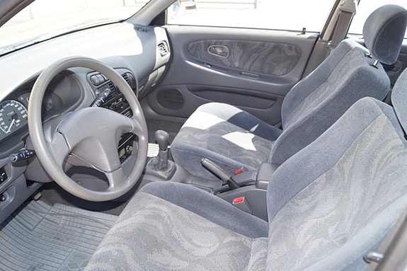 Mitsubishi Lancer 14 of 27