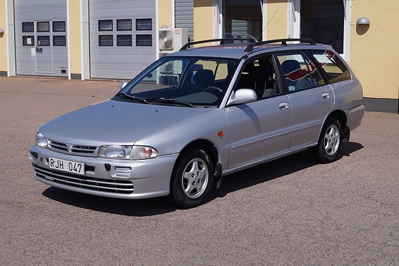 Mitsubishi Lancer 2 of 27