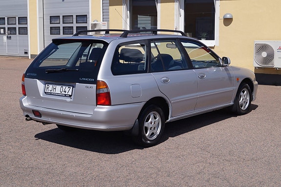 Mitsubishi Lancer 4 of 27