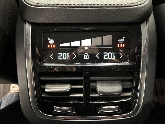 Volvo V90 Cross Country 21 of 27
