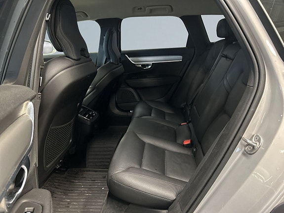 Volvo V90 Cross Country 13 of 27