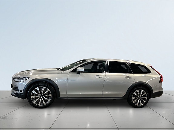 Volvo V90 Cross Country 4 of 5