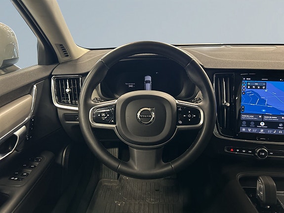 Volvo V90 Cross Country 9 of 27