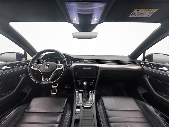 Volkswagen Passat 13 of 30