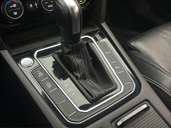 Volkswagen Passat 27 of 30