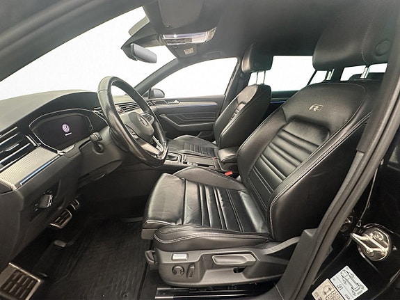 Volkswagen Passat 12 of 30