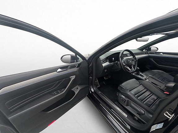 Volkswagen Passat 11 of 30