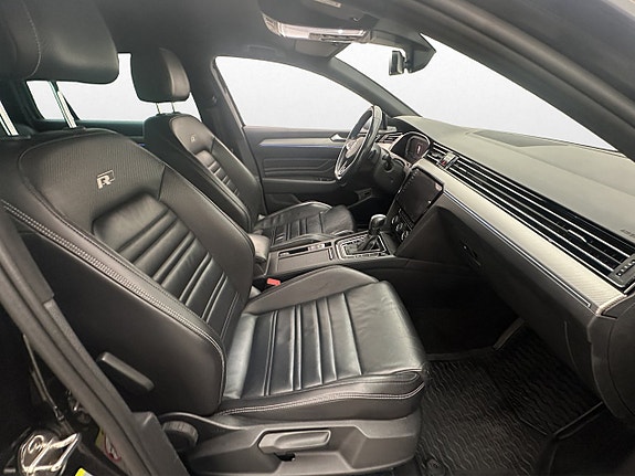 Volkswagen Passat 15 of 30