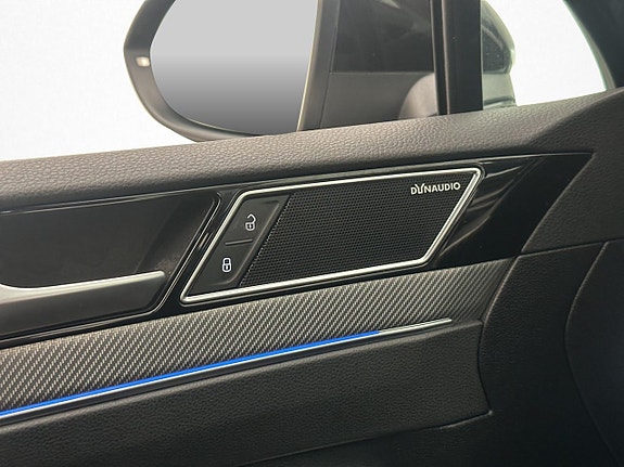 Volkswagen Passat 29 of 30
