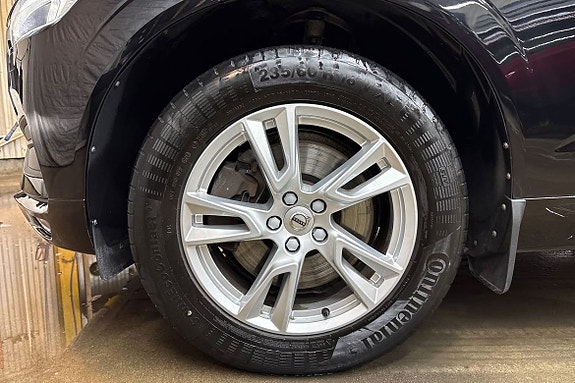 Volvo XC60 17 of 21