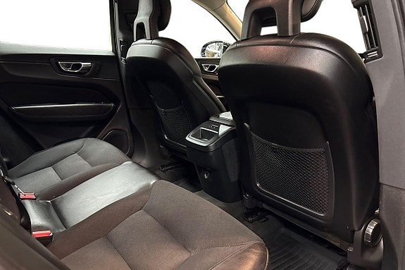 Volvo XC60 9 of 21