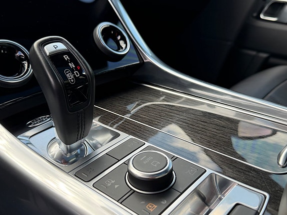 Land Rover Range Rover Sport 11 of 19