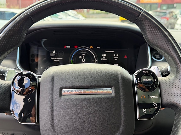 Land Rover Range Rover Sport 10 of 19
