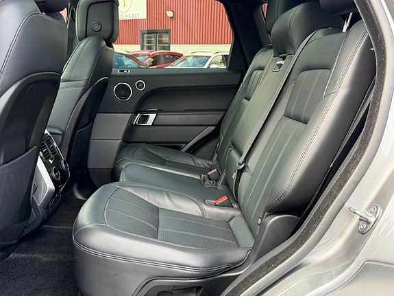 Land Rover Range Rover Sport 9 of 19
