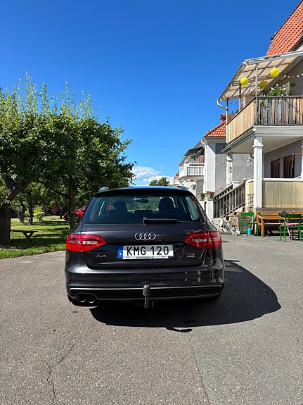 Audi A4 4 of 5