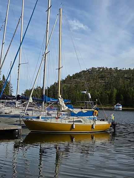 Hallberg Rassy Misil II 2 of 5