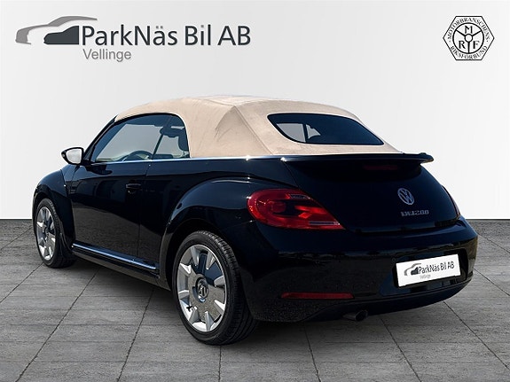 Volkswagen Beetle 2 of 5