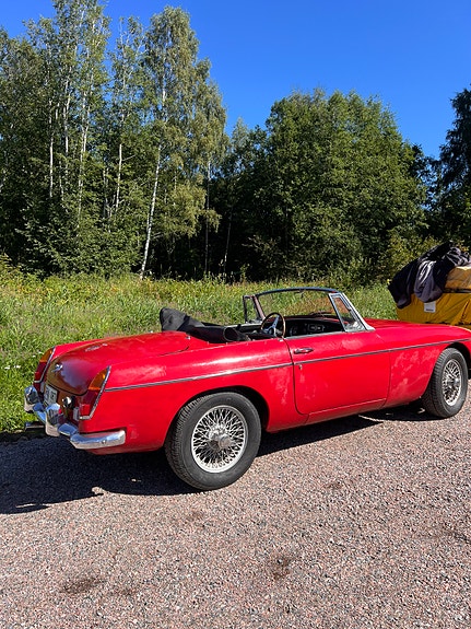 MG MGB 2 of 5