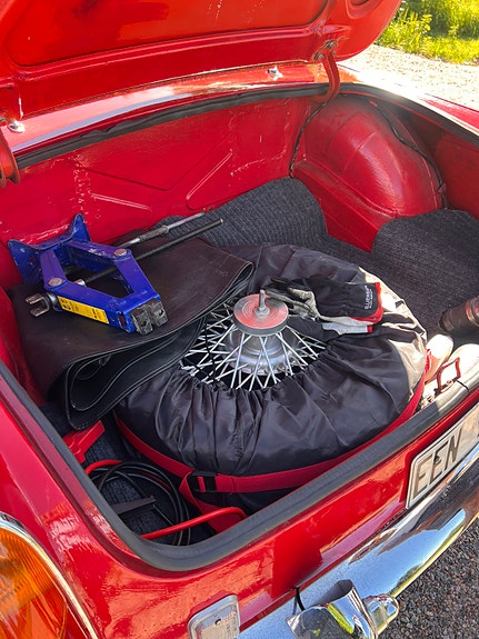 MG MGB 4 of 5