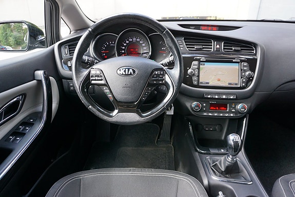 Kia Ceed 15 of 29