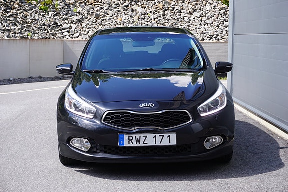 Kia Ceed 3 of 5