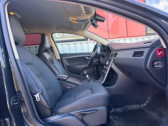 Volvo V70 16 of 19