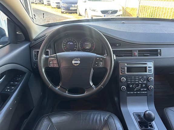 Volvo V70 10 of 19