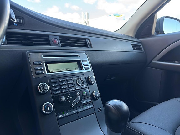 Volvo V70 14 of 19