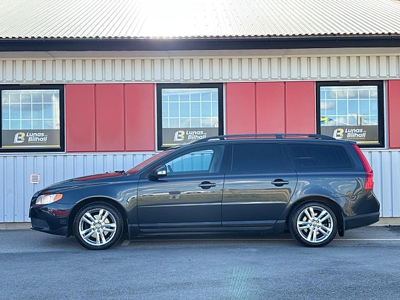 Volvo V70 3 of 19